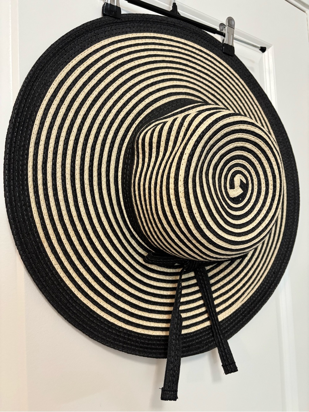 Cruise Club Black and Tan Striped Sun Hat, One Size